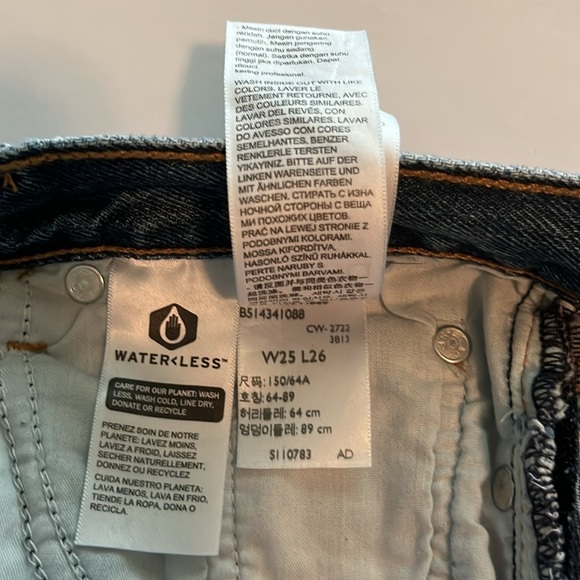 Levi’s Wedgie Straight High Rise NWT Size 25 - Picture 13 of 16